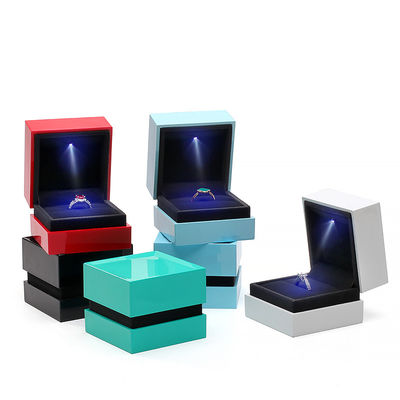 Caixa de jóias multicolor com impressão de tela de luz e seda