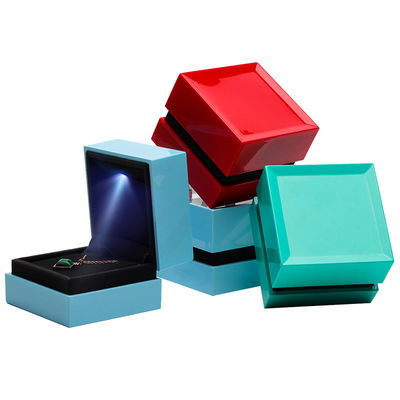 Caixa de jóias multicolor com impressão de tela de luz e seda