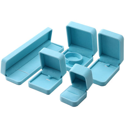 comprar China Fabricação por atacado de alta qualidade Caixa de Anel de Colar Feito à Mão Embalagem de Joias Logotipo Personalizado Luxuoso Quadrado Camurça Veludo Azul Céu Caixa de Joias online manufacture