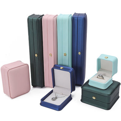 Logotipo personalizado Caixa de jóias de couro PU para pulseira de coroa Pendente Collar de anel de embalagem