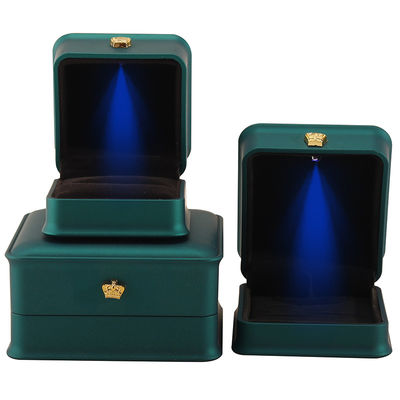 comprar Caixa de jóias de luz LED para Custom Luxury Crown Jewelry Packaging Material de veludo de plástico online manufacture