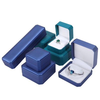 Caixa de jóias de couro quadrado para embalagens personalizadas de brincos Pulseira Colarinho Anel