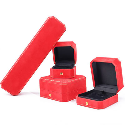 Logotipo personalizado Embalagem de jóias de veludo vermelho para brincos pendentes Pulseira Colar de anel
