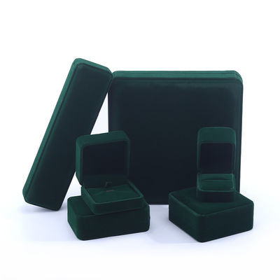 China Fabricação por atacado de alta qualidade Caixa de anel de colar de mão Caixa de jóias Embalagem Logotipo personalizado Luxo Quadrado Suede Veludo Verde Escuro Caixa de jóias