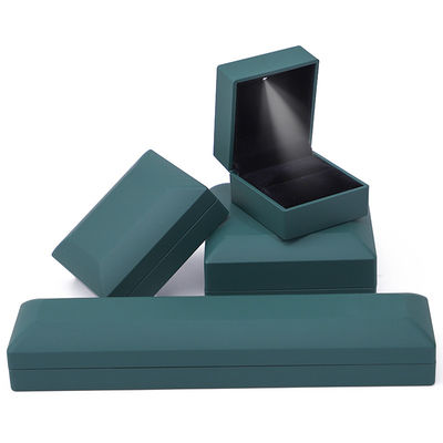 Embalagem de jóias Logotipo personalizado Verde LED Luz Veludo Caixa para anéis Pulseiras Colares