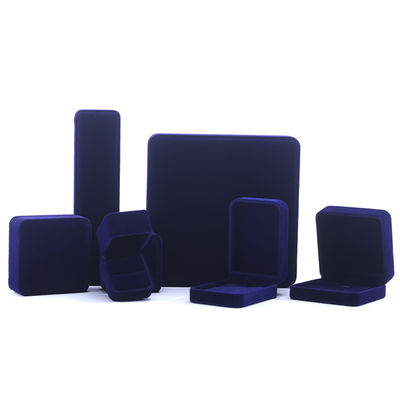 China Fabricação por atacado de alta qualidade Caixa de anel de colar feito à mão Caixa de jóias Embalagem Logotipo personalizado Luxo Quadrado Suede Veludo Azul Caixa de jóias
