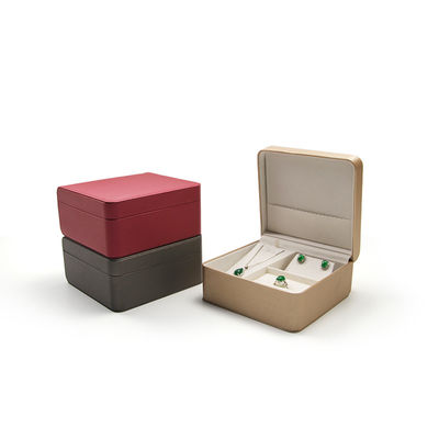 Conjunto de caixa de presente com anel, brincos e colar para armazenamento de joias de viagem