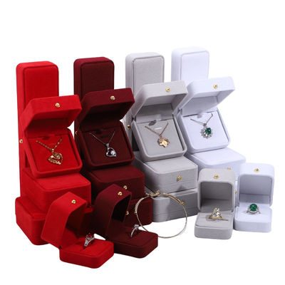 9*9*3.5cm Caixa de embalagem de jóias em veludo Perfeito para colar Bracelet Anel de brincos