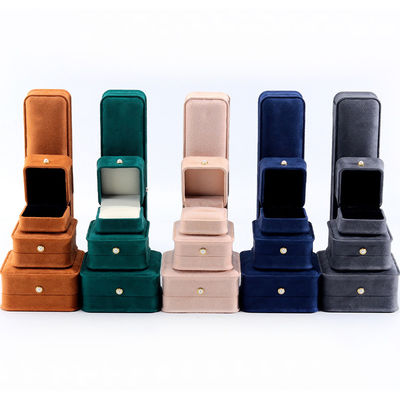 comprar Caixa de embalagem personalizada de joias de luxo para pulseiras de veludo brincos de orelhas colar de pérola fechadura online manufacture