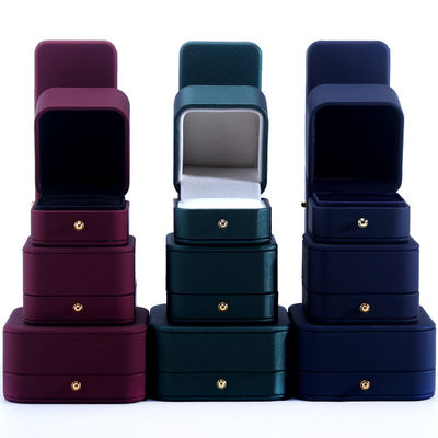 comprar Embalagem de jóias de logotipo personalizado Caixa de couro Hanhong PU para colar Bracelete Brincos Anel online manufacture