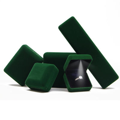Caixa de jóias de veludo LED com luz Custom Hanhong Logotipo em relevo Luxury White Light Ring Box