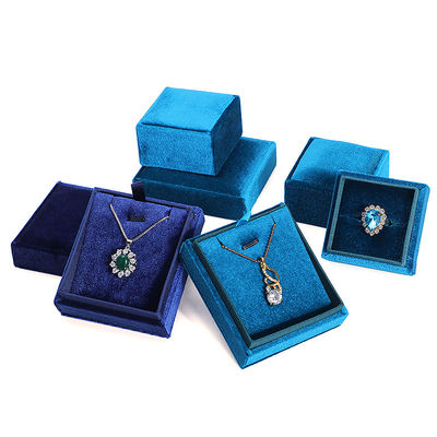 Caixa de armazenamento de anel quadrado azul claro para tela de joias de veludo de tamanho personalizado em veludo