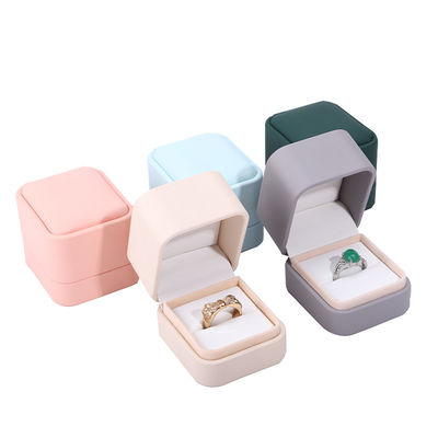 comprar Logotipo personalizado Embalagem de jóias Caixa de couro PU para brincos Pulseiras Colares e Anéis online manufacture
