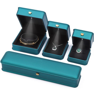 comprar Caixinha de jóias LED verde claro para pulseira de colarinho de anel de brincos de tamanho personalizado online manufacture