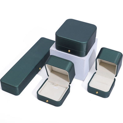 comprar Caixa de embalagem de jóias de couro PU verde para brincos de colarinho de casamento online manufacture