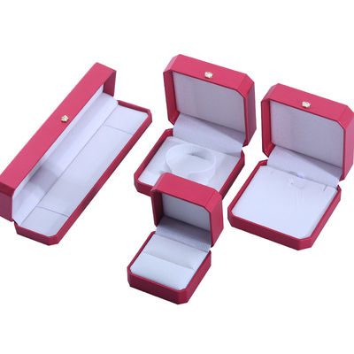 comprar O mais novo retângulo Hanhong Custom vermelho PU couro pulseira caixa de embalagem para o armazenamento de jóias online manufacture