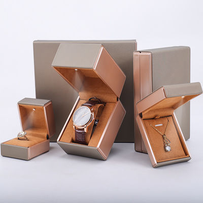 comprar OEM PU Couro LED Caixa de jóias, Handy Quadrado Joias Luxury Packaging Box Set online manufacture