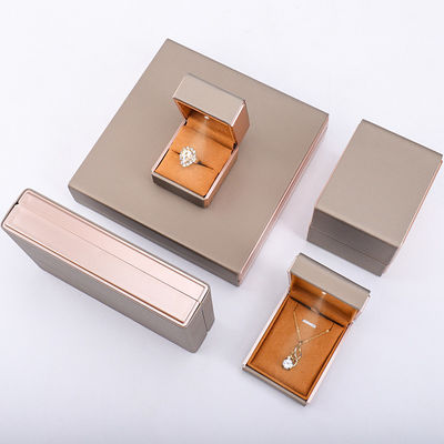 OEM PU Couro LED Caixa de jóias, Handy Quadrado Joias Luxury Packaging Box Set