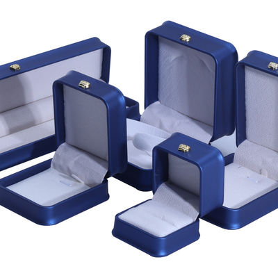 comprar Logotipo personalizado PU Leather Crown Design Jewelry Box Set para Blue Bracelet Necklace Ring online manufacture