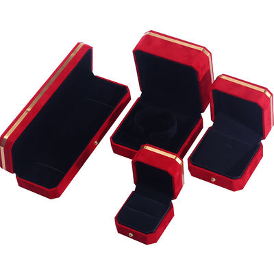 Caixa de joias artesanal OEM ODM com logotipo personalizado, caixa de joias de veludo vermelho com borda dourada
