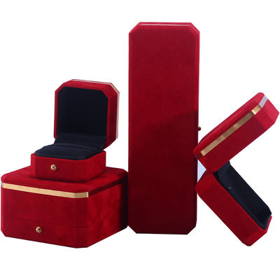 Caixa de joias artesanal OEM ODM com logotipo personalizado, caixa de joias de veludo vermelho com borda dourada
