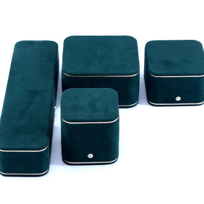 Tamanho personalizado e logotipo personalizado Caixa de jóias de veludo verde para anel de colar de pulseira