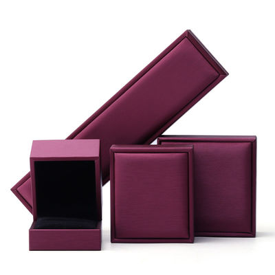 comprar Caixa de embalagem de joias de veludo de luxo personalizada com couro PU roxo da Hanhong online manufacture