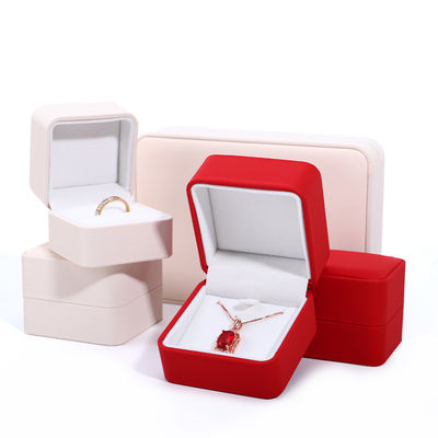 Caixa de embalagem de colar de luxo personalizada em couro PU vermelho com revestimento de veludo e entre em contato conosco