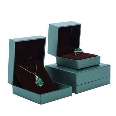 comprar Caixa de visualização de jóias de papel verde, bracelete pendente colarinho anel de joias embalagem online manufacture
