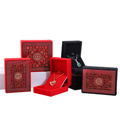 Logotipo personalizado Cor Caixa de jóias de madeira Para anéis Pulseiras Exibindo embalagem