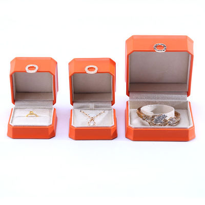 comprar Caixa de embalagem de joias de couro PU laranja quadrada para pulseira de colarinho e anel de casamento online manufacture
