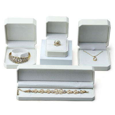 comprar Embalagem de jóias Hanhong para brincos Pulseira Caixa de armazenamento em couro branco 10*10*5cm online manufacture