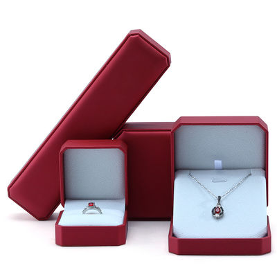 comprar Caixa de embalagem de joias de luxo personalizada com artesanato requintado de couro vermelho feito à mão online manufacture