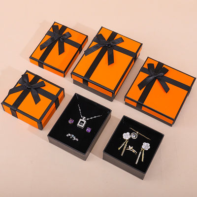 Fabricação a granel Hign end Jewelry Caixa de embalagem Logotipo personalizado Custom Luxury Necklace Bracelet Earring Ring Jewelry Set Embalagem Papel de cartão Caixa de jóias com borboleta