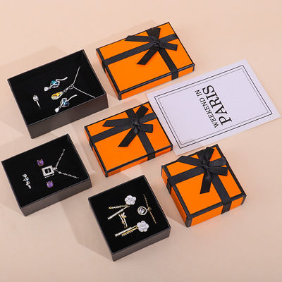 Fabricação a granel Hign end Jewelry Caixa de embalagem Logotipo personalizado Custom Luxury Necklace Bracelet Earring Ring Jewelry Set Embalagem Papel de cartão Caixa de jóias com borboleta