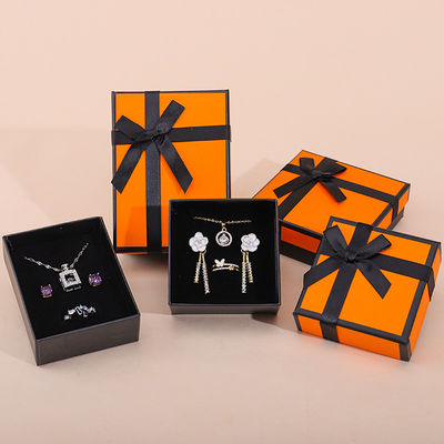 Fabricação a granel Hign end Jewelry Caixa de embalagem Logotipo personalizado Custom Luxury Necklace Bracelet Earring Ring Jewelry Set Embalagem Papel de cartão Caixa de jóias com borboleta