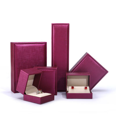 China fabricação atacado Luxury Jewelry Caixa de embalagem Custom high end Necklace Bracelet Orifício Anel Embalagem rosa Vermelho Pu Couro Caixa de jóias com logotipo