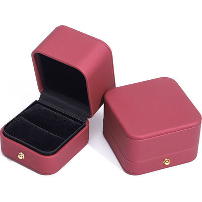 Wind Red Sleek PU Couro Joias de Armazenamento Caixa de Embalagem com Ornamento de Botão de Ouro