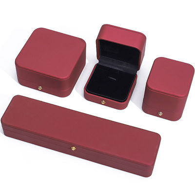 Wind Red Sleek PU Couro Joias de Armazenamento Caixa de Embalagem com Ornamento de Botão de Ouro