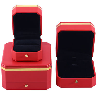 comprar Caixinha de embalagem de luxo de couro PU octogonal vermelho com acabamento em ouro online manufacture