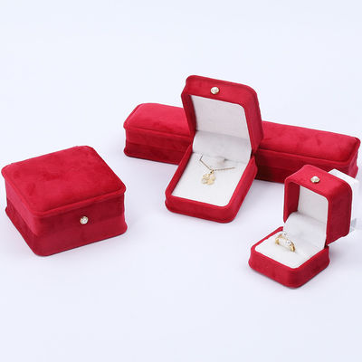 Venda a retalho Fabricação Luxo veludo Embalagem de jóias Caixa Logotipo personalizado Colar Bracelete Brincos Anel Embalagem de veludo vermelho Caixa de jóias