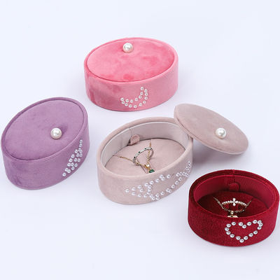 Caixa de anéis de veludo mini oval personalizada, Caixa de armazenamento de anéis com ornamento de pérolas