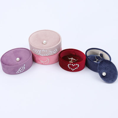 Caixa de anéis de veludo mini oval personalizada, Caixa de armazenamento de anéis com ornamento de pérolas