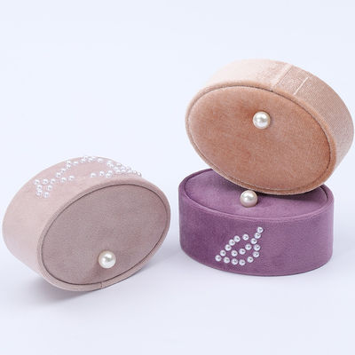Caixa de anéis de veludo mini oval personalizada, Caixa de armazenamento de anéis com ornamento de pérolas