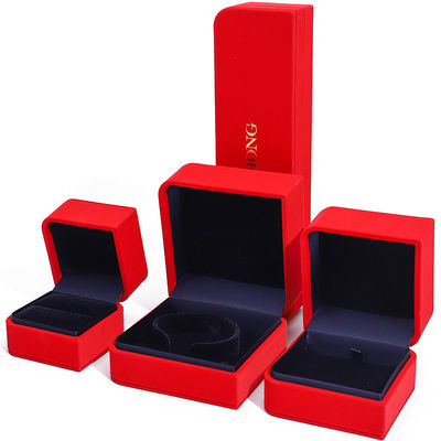 Caixa de jóias de couro PU em forma de diamante de arco vermelho revestimento de veludo para embalagens de luxo