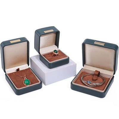 Caixa de jóias de luxo com ornamentação de barras de ouro