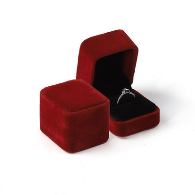 comprar Venda por Venda Personalizada de Joias de Luxo Caixa de Anel Duplo Logotipo Personalizado Veludo Vermelho Joias Anel de Noivado Caixa de Embalagem online manufacture