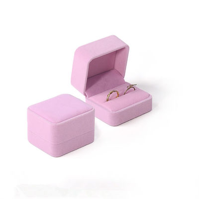 comprar Venda a retalho de jóias de luxo personalizadas caixa de anel duplo logotipo personalizado rosa de veludo jóias de noivado anel caixa de embalagem online manufacture