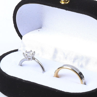 Personalizado Custom Black Velvet Jewelry Embalagem Casamento Noivado Anel Duplo Luxury Jewelry Box