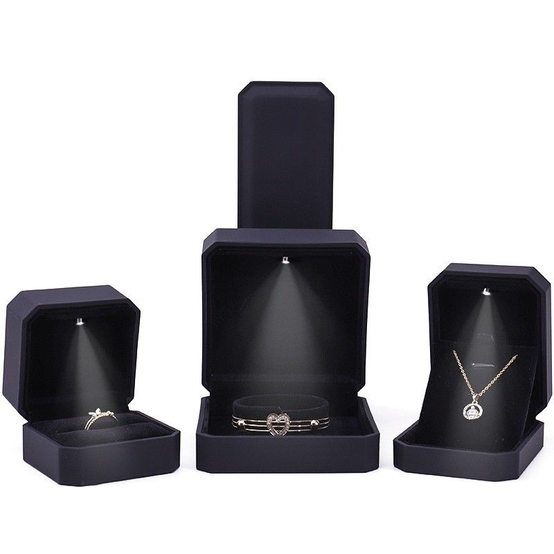 Mais recente logotipo personalizado LED caixa de visualização de jóias para anéis colares pulseiras e brincos